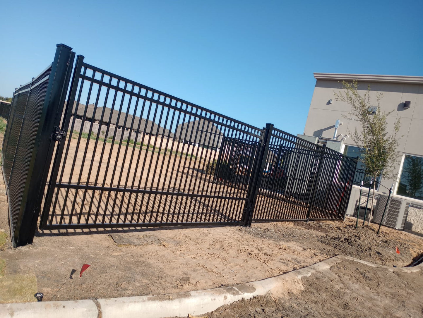 Aluminum Rectangular Flat Driveway Gate